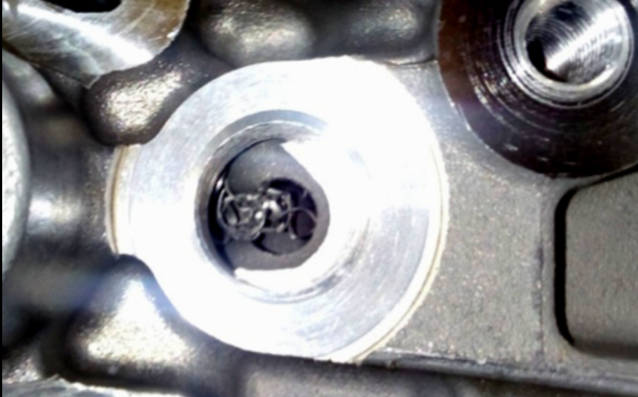 Figure 1. Chip evacuation problem was a headache for the client in their production of aluminum engine cylinder block. Cutting chips had to be removed manually every time, which affects the stability and efficiency of the production.

